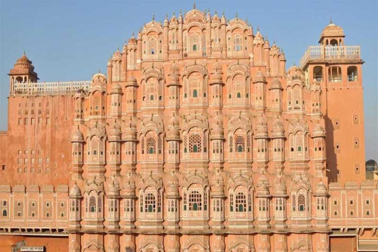 10 Extremely Famous Grand Palaces In India - Depth World